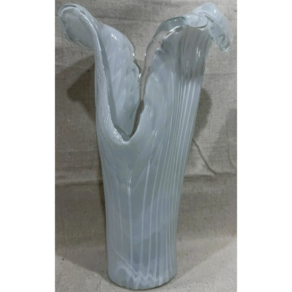 Vintage White Opalescent Hand Blown Glass Pulled Feather Art Vase 10.5